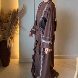 brown abaya